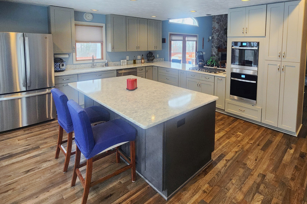 Wolf Lake - Modern Lake House Kitchen & Hardwood Flooring