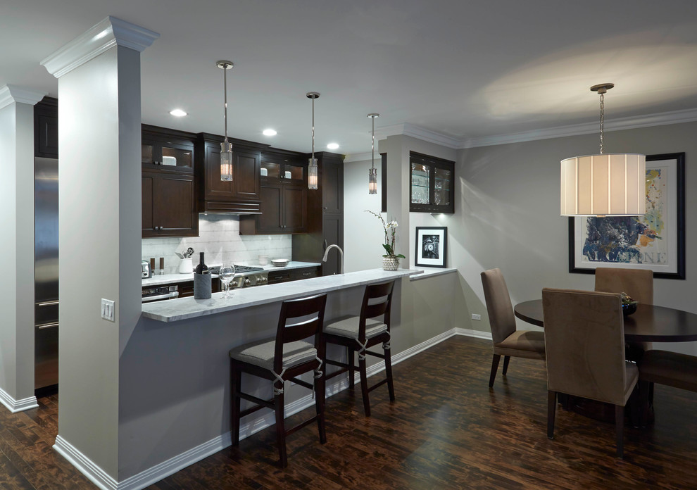 Transitional home design photo in Chicago