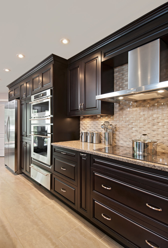 Design ideas for a traditional kitchen in Ottawa.