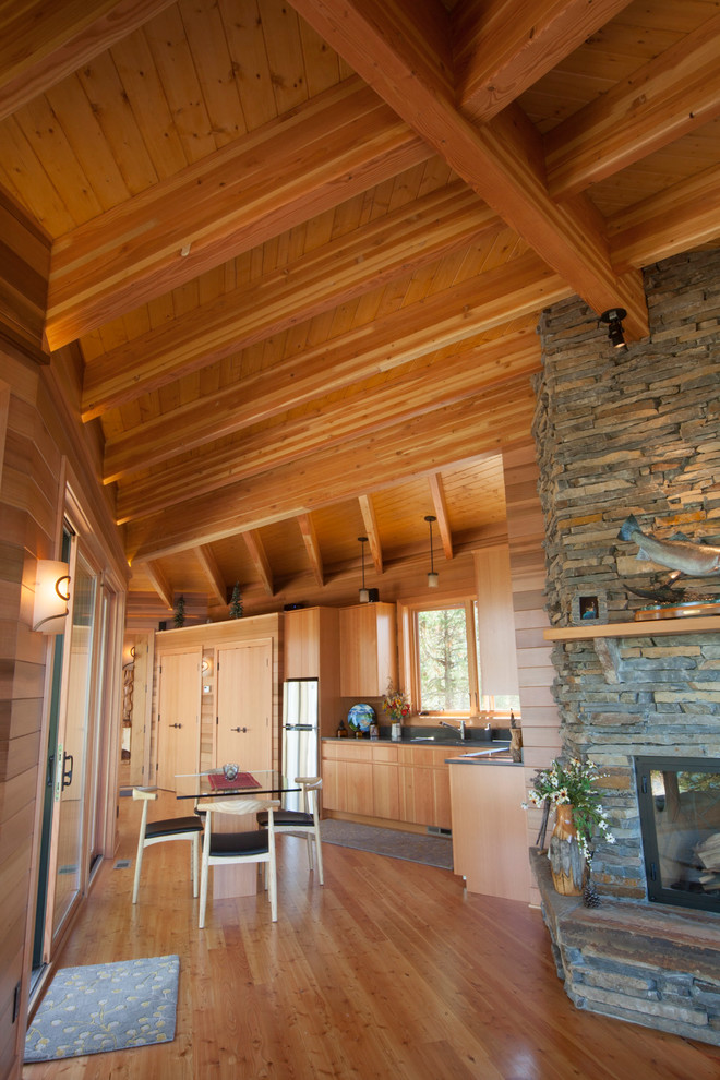 Kitchen - rustic kitchen idea in Seattle