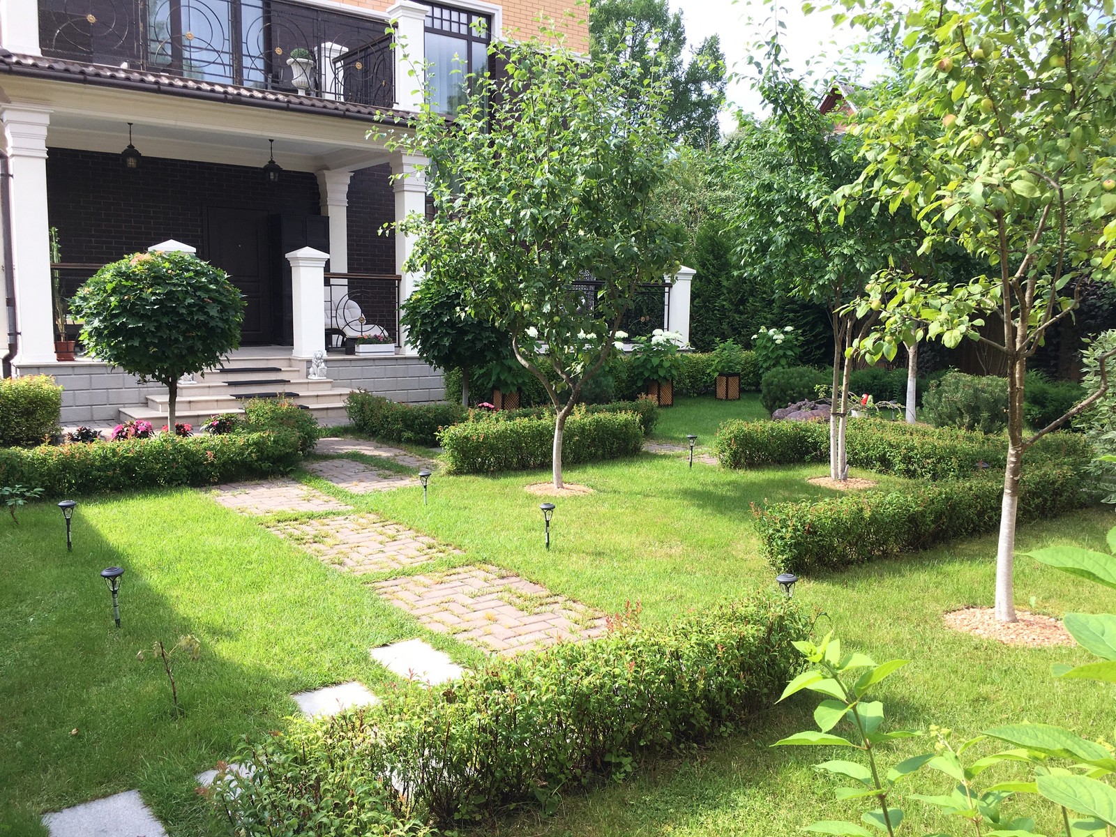 Дворик на 2-х сотках