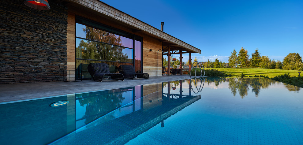 Дом на реке | Barn by a River