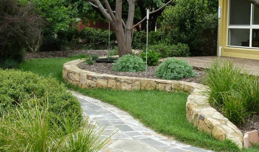 Country backyard xeriscape in Canberra - Queanbeyan.