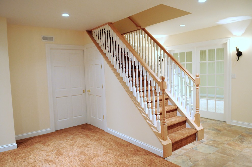 Example of a transitional staircase design in Chicago