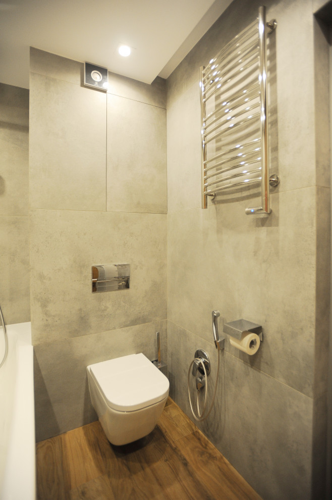 Источник вдохновения для домашнего уюта: ванная комната в современном стиле с гигиеническим душем