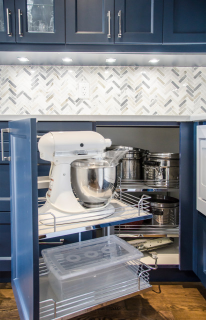 Transitional Ajax Kitchen kitchen