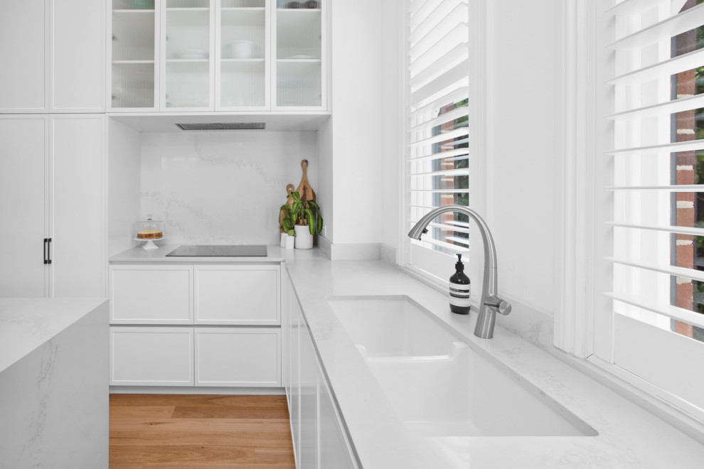 Photo of a transitional kitchen in Sydney.