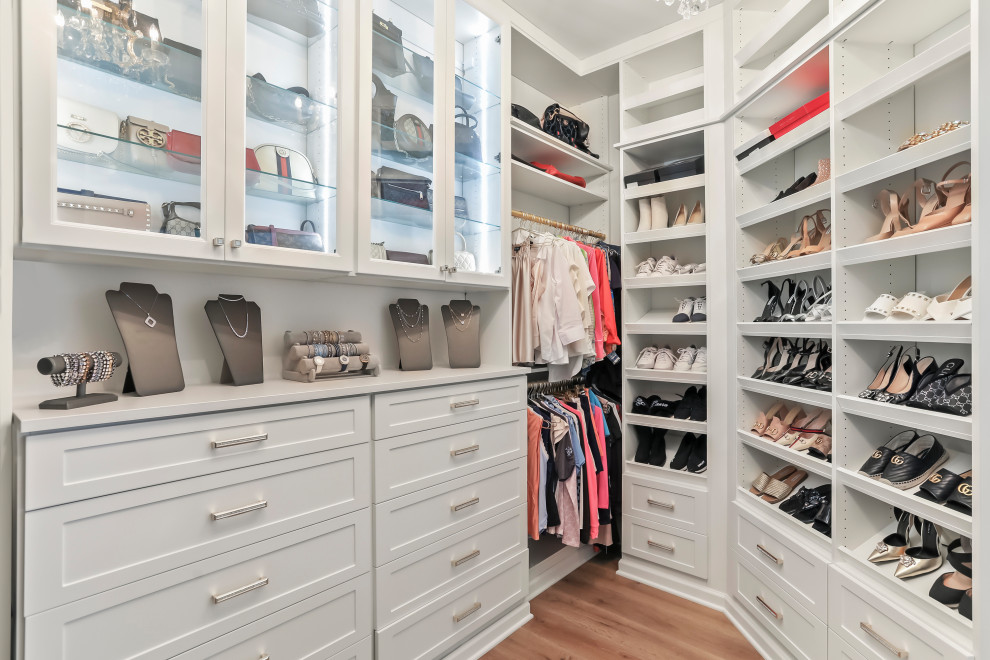 Closet - transitional closet idea