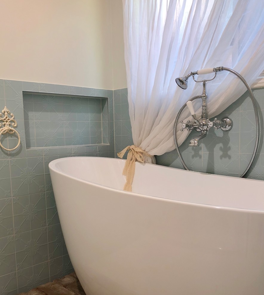 Design ideas for an eclectic bathroom in Sydney.