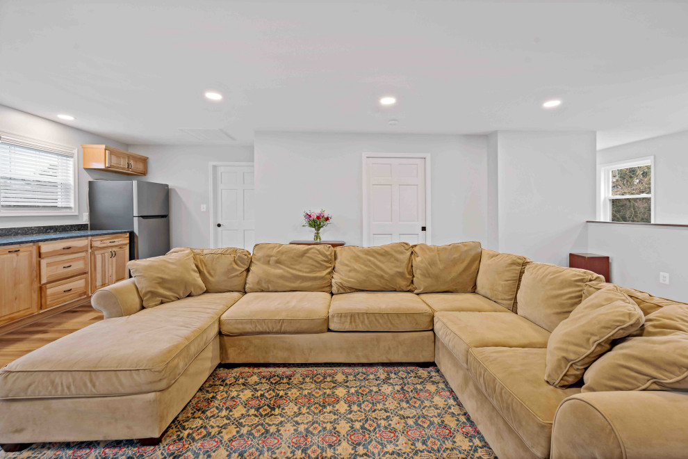 Photo of a contemporary family room in DC Metro.