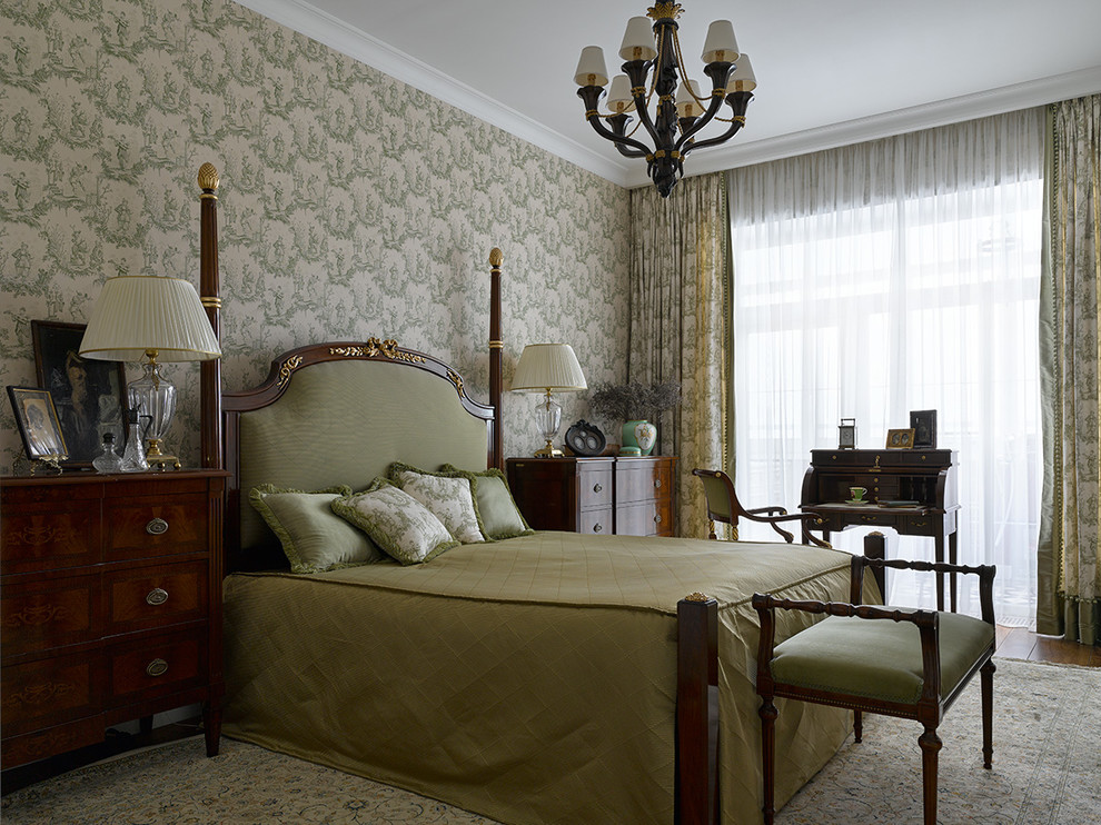 Inspiration for a mid-sized traditional master bedroom in Moscow with multi-coloured walls.