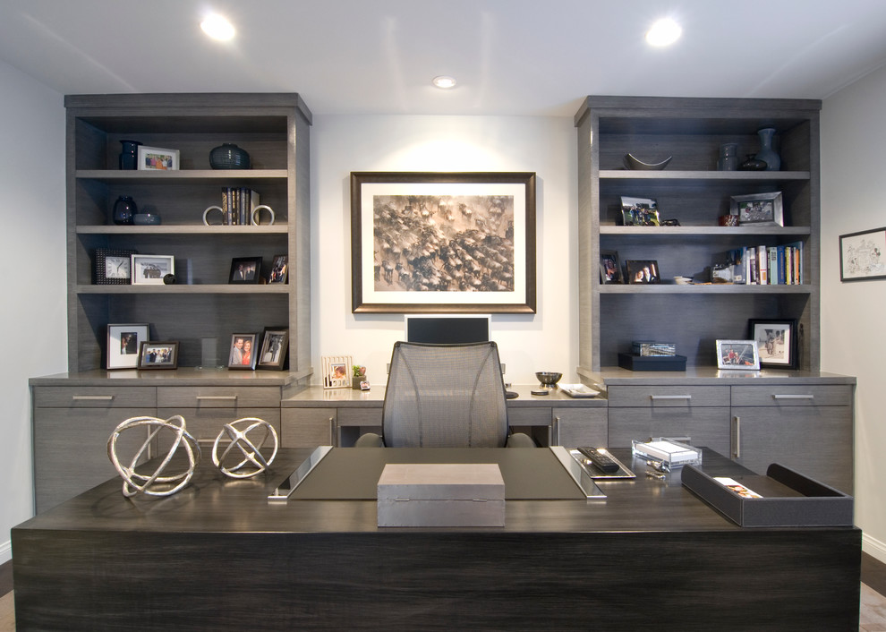This is an example of a modern home office in San Diego.