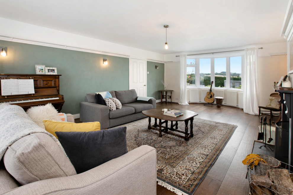Styling of an open plan family home with river view