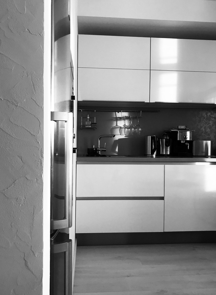 Однокомнатная белая студия