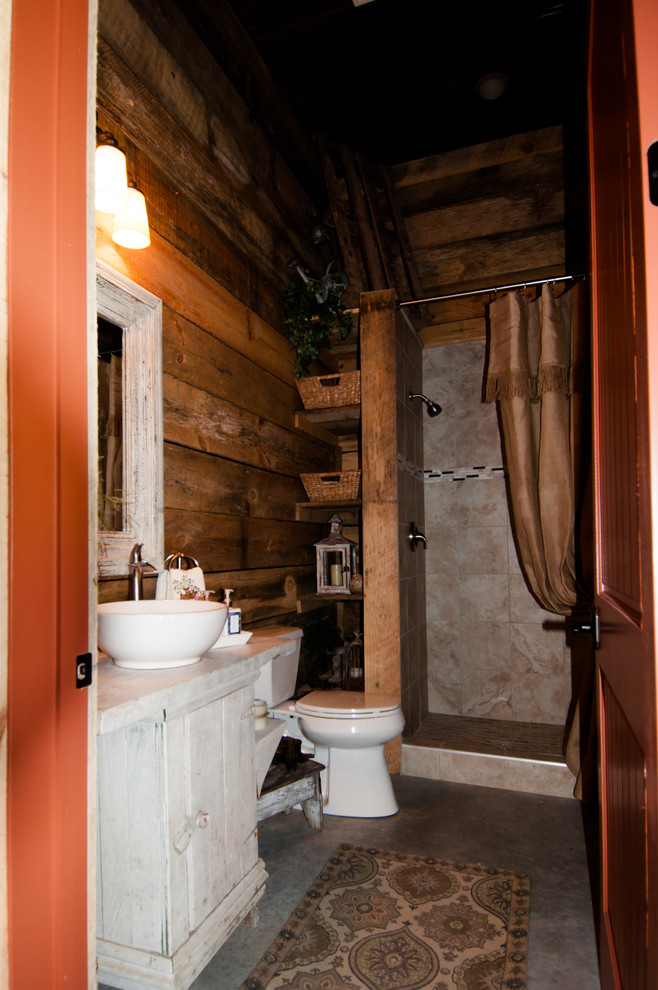 This is an example of a country bathroom in Atlanta.