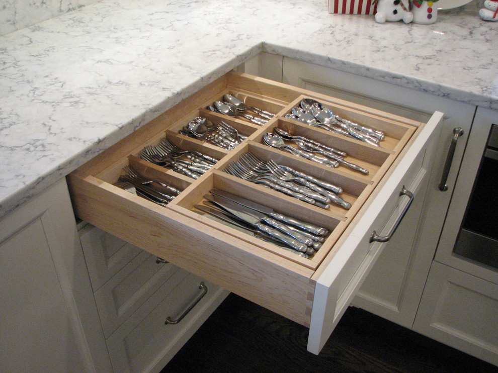 Transitional home design photo in Boston