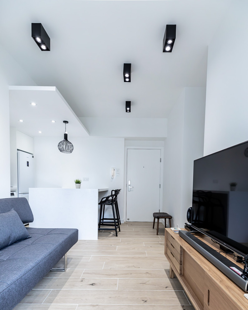 2202 Sheung Wan City Apartment Makeover.....