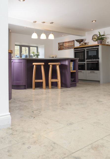 Aubergine and Grey Shaker country