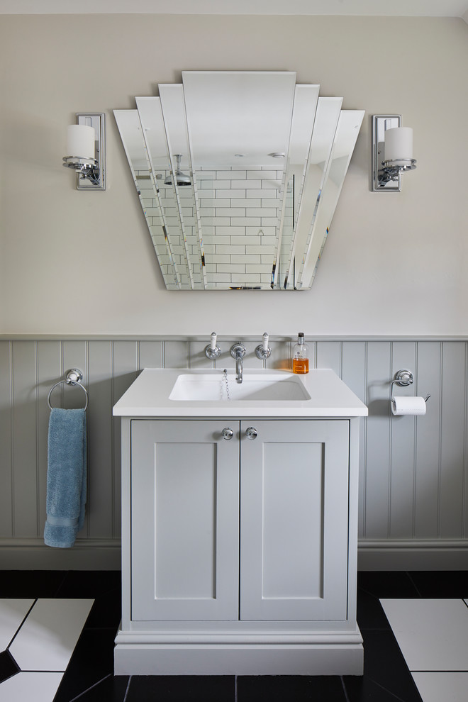 Traditional bathroom