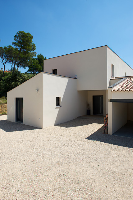 Un jeu de volumes contemporain modern-house-exterior