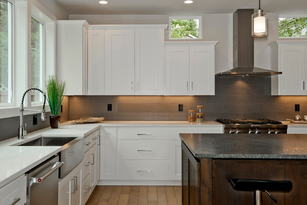 Kitchen - transitional kitchen idea in Boise