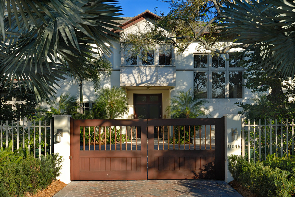 Photo of a contemporary exterior in Miami.