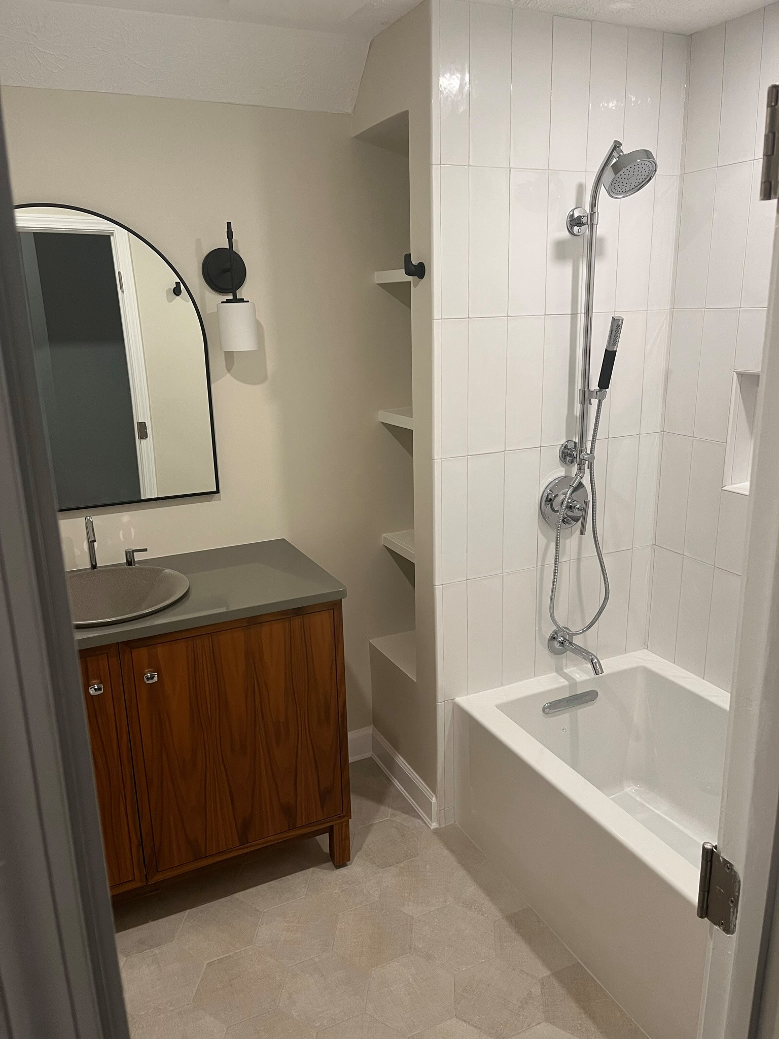 Woodstock Guest Bathroom