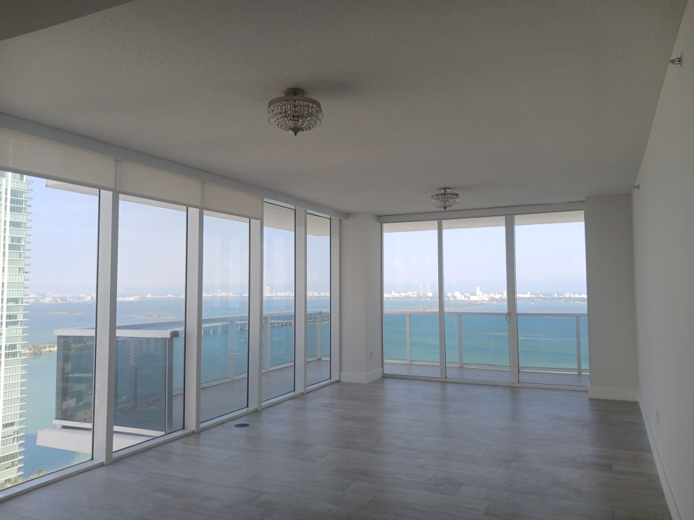 Inspiration for a transitional home design remodel in Miami