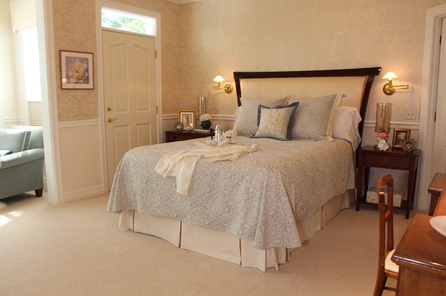 Tranquil transitional Master bedroom classico-camera-da-letto