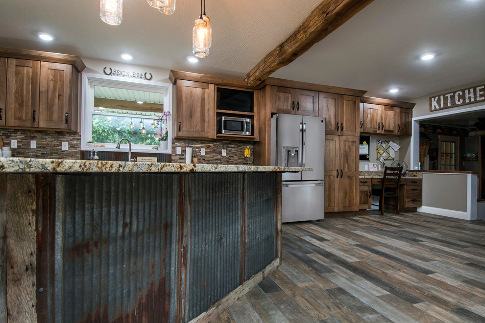 Kitchen - transitional kitchen idea in Columbus