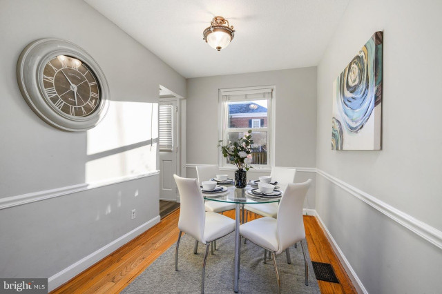 4414 34th Street contemporain-salle-a-manger