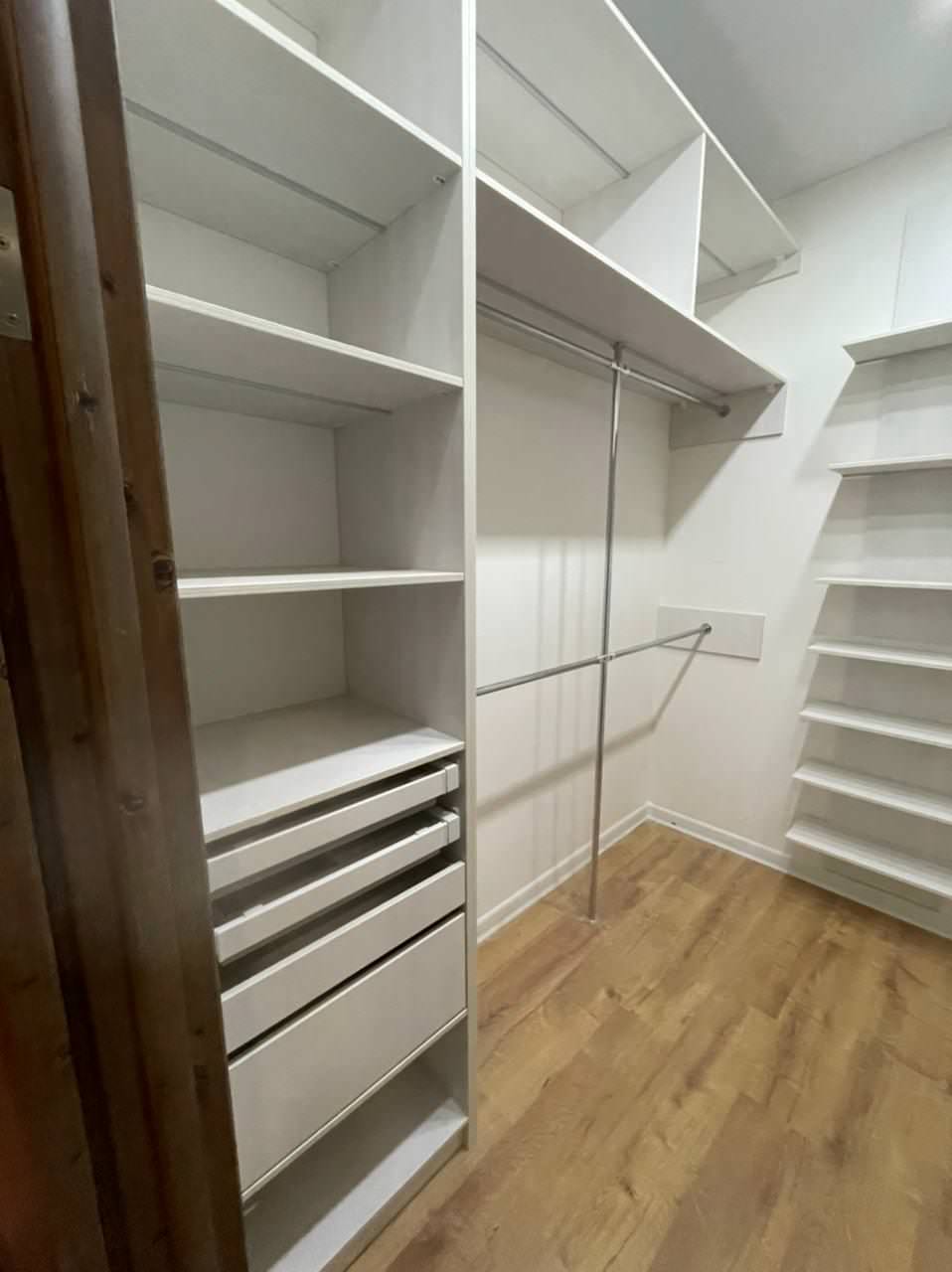 Гардеробная с подсветкой