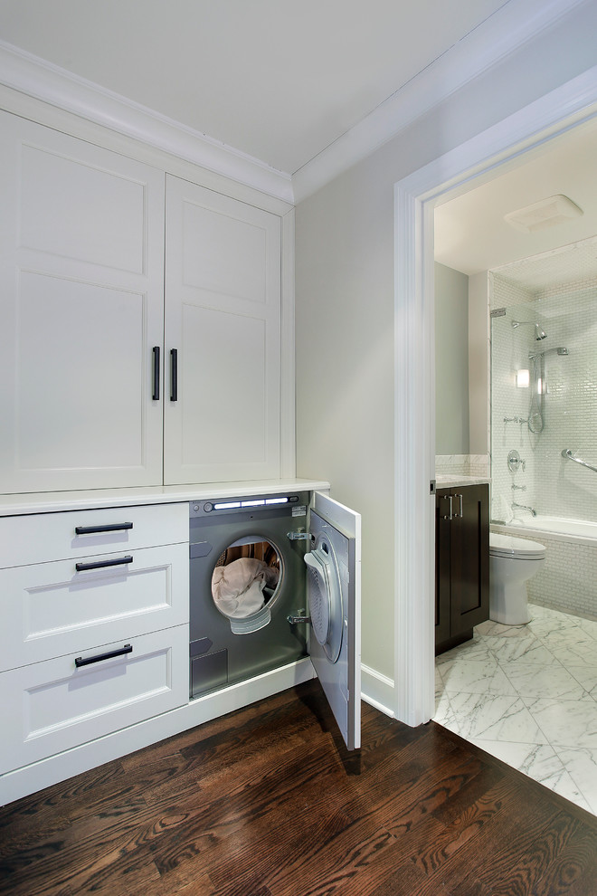 Inspiration for a modern laundry room in Chicago.