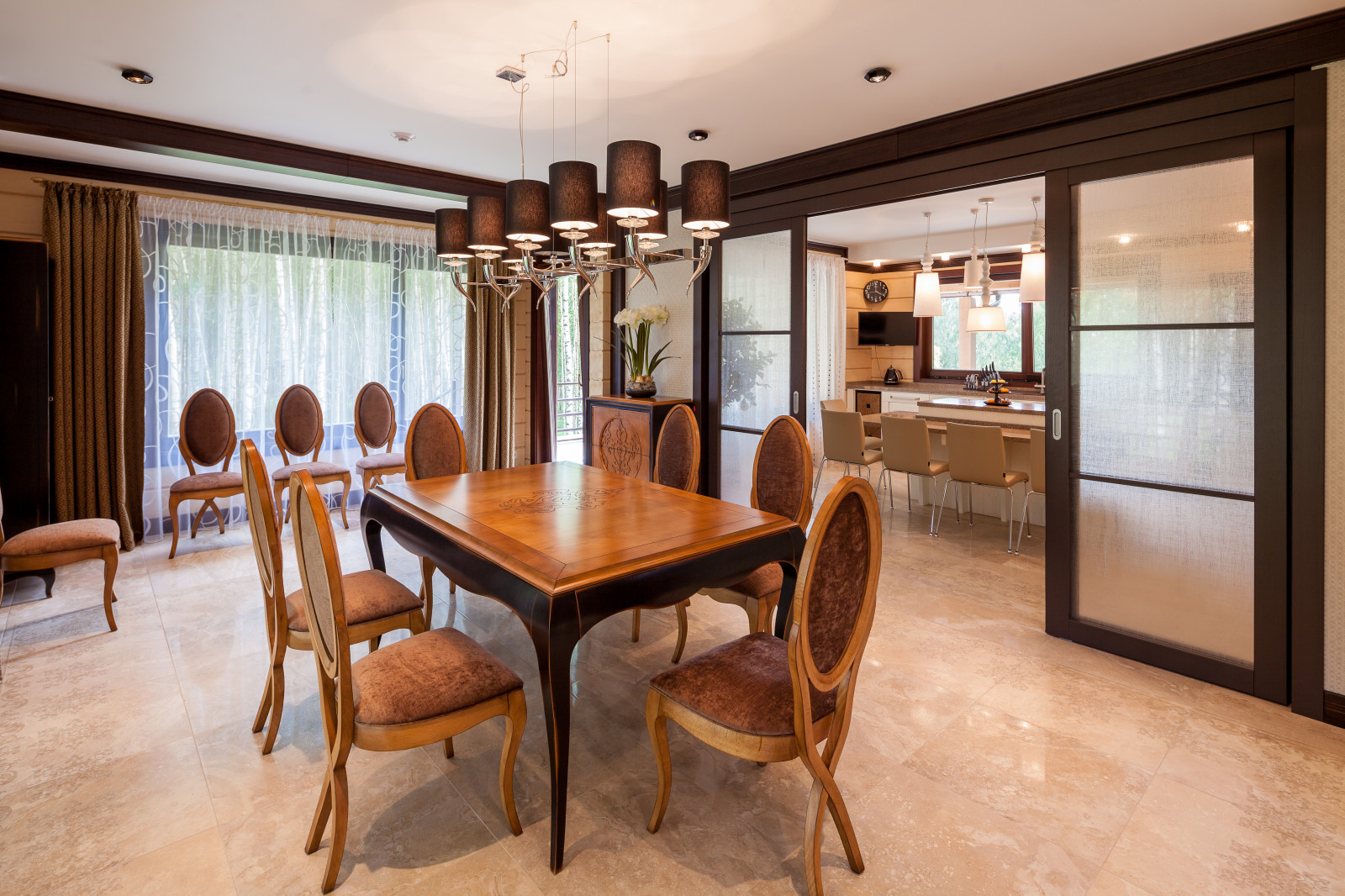 Интерьер трехэтажного загородного дома в Нижегородской области