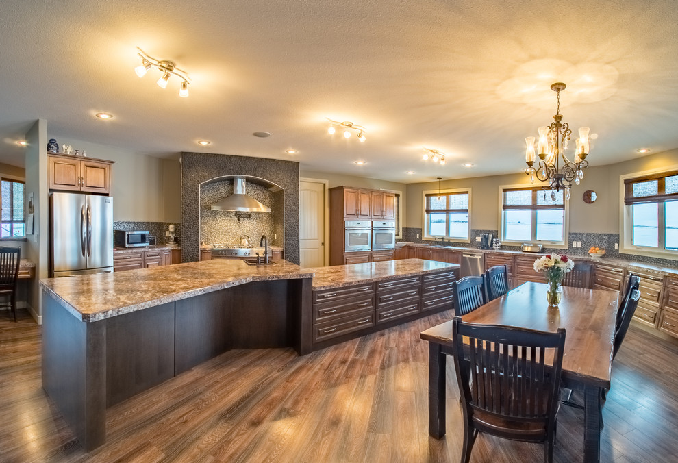 Kitchen - rustic kitchen idea in Calgary