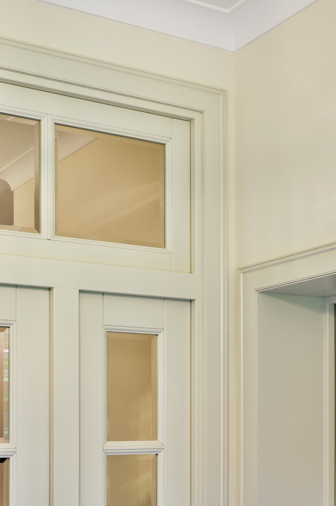 Кантри Ral 1013 в интерьере дома