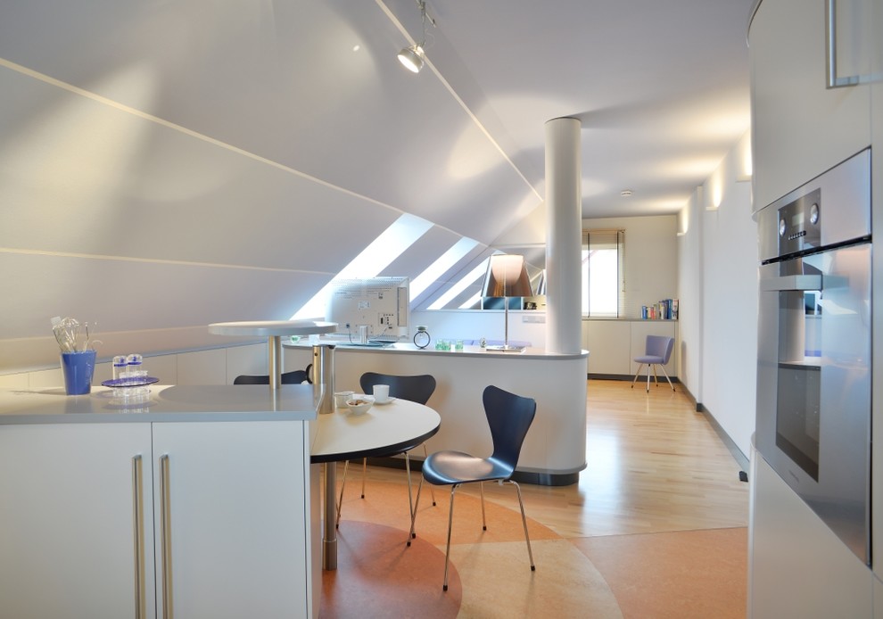 Kleines Skandinavisches Wohnzimmer im Loft-Stil in Sonstige