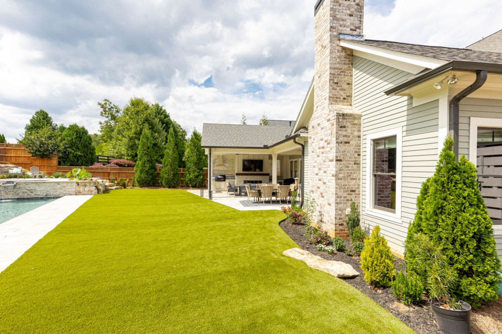 Modern Backyard Oasis