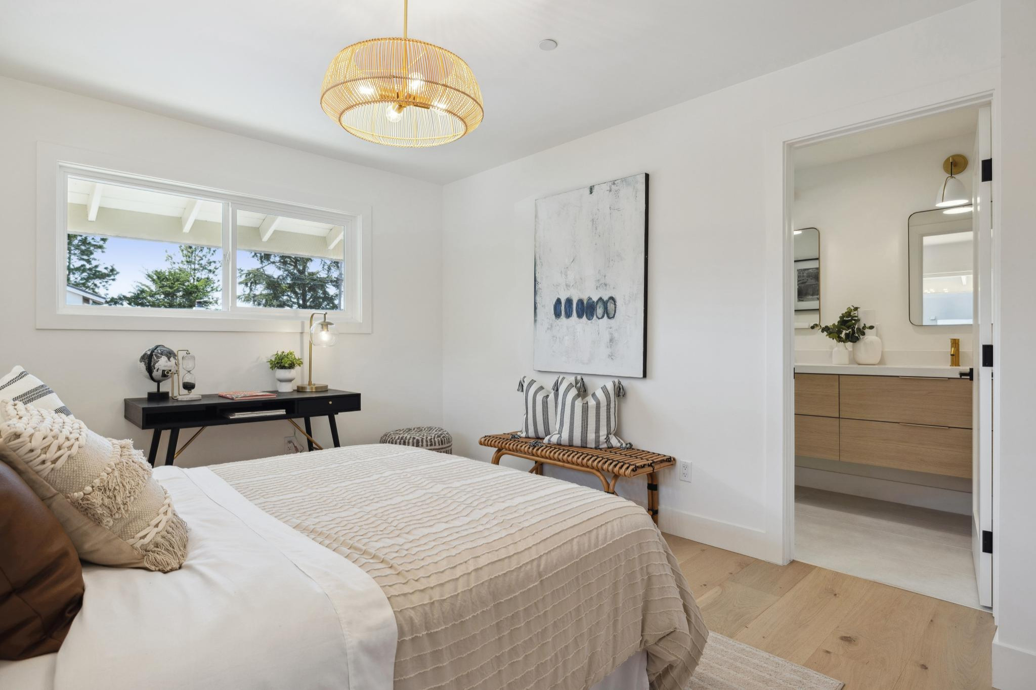 HOME STAGING