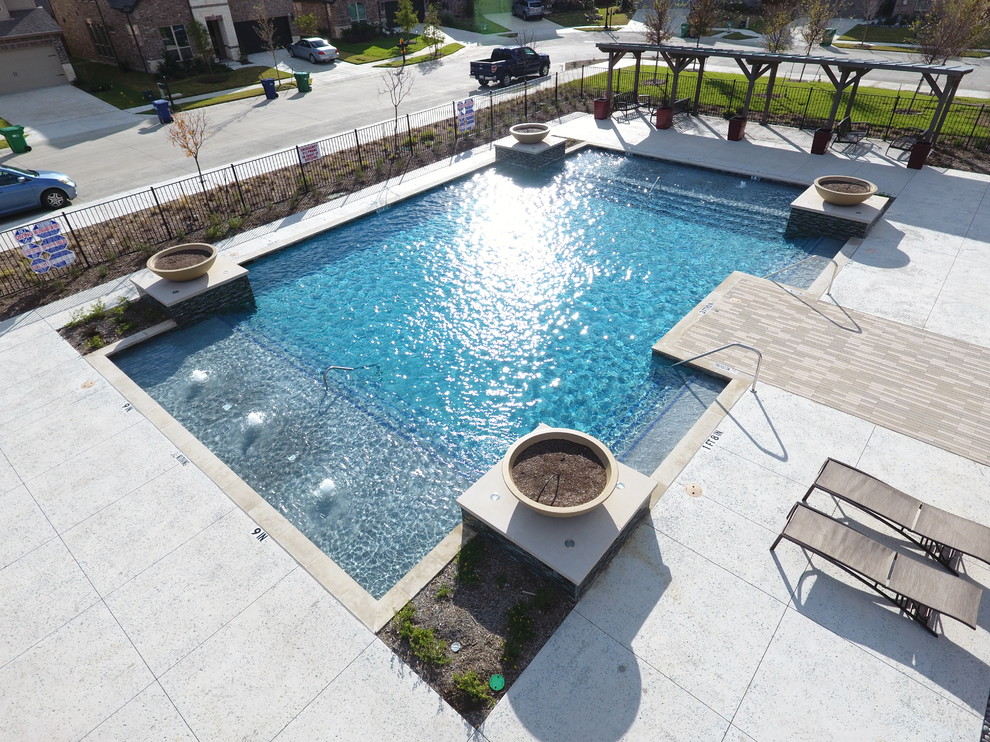Inspiration for a modern backyard pool in Dallas.