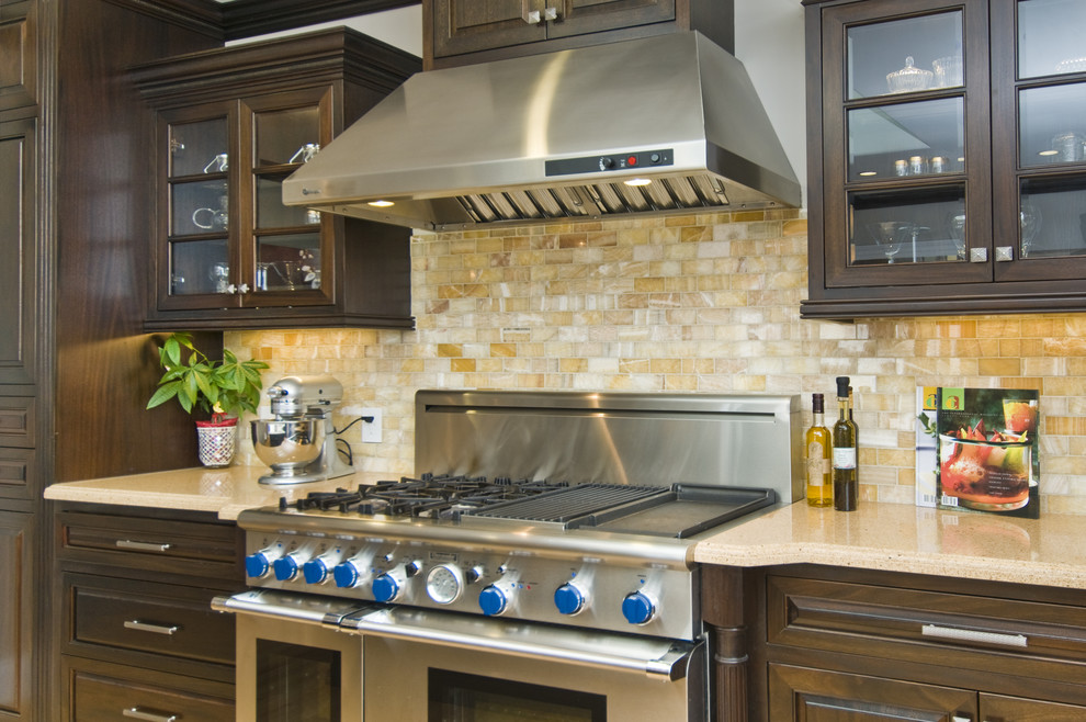 Transitional kitchen photo in San Francisco