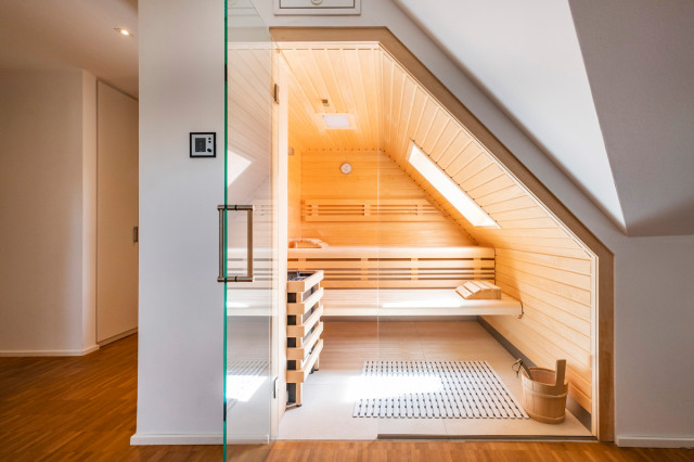 Helle Sauna unter der Dachschräge - Modern - Wohnbereich - Bremen - von  corso sauna manufaktur gmbh | Houzz