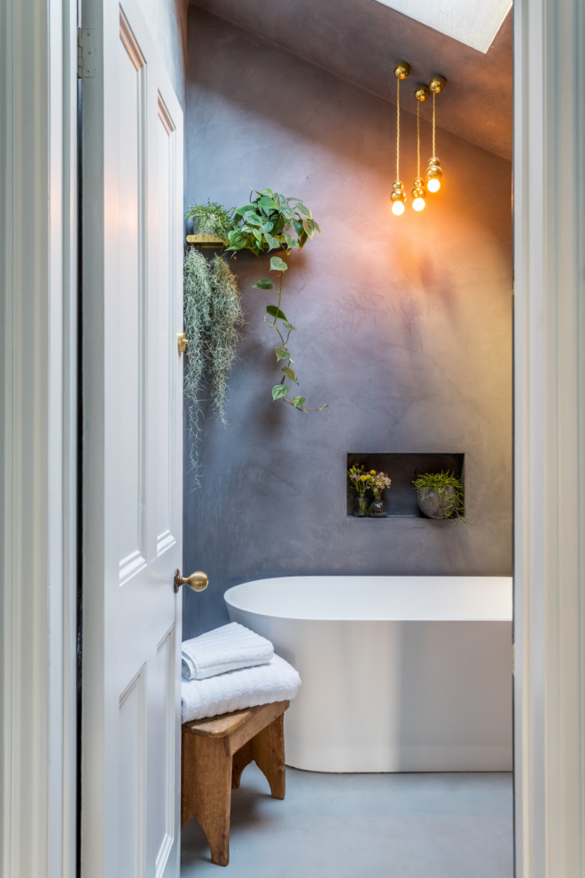Immagine di una piccola stanza da bagno per bambini design con consolle stile comò, ante in legno scuro, top grigio, un lavabo e mobile bagno incassato
