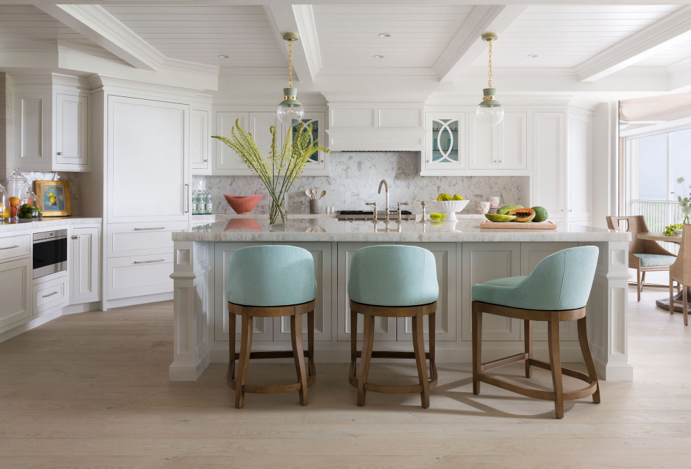 Kitchen - kitchen idea in Miami