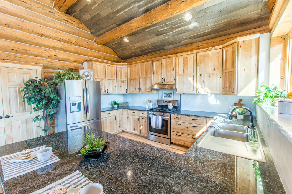 Home design - rustic home design idea in Denver