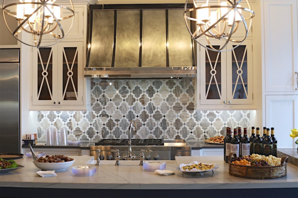 Example of a transitional kitchen design in Chicago