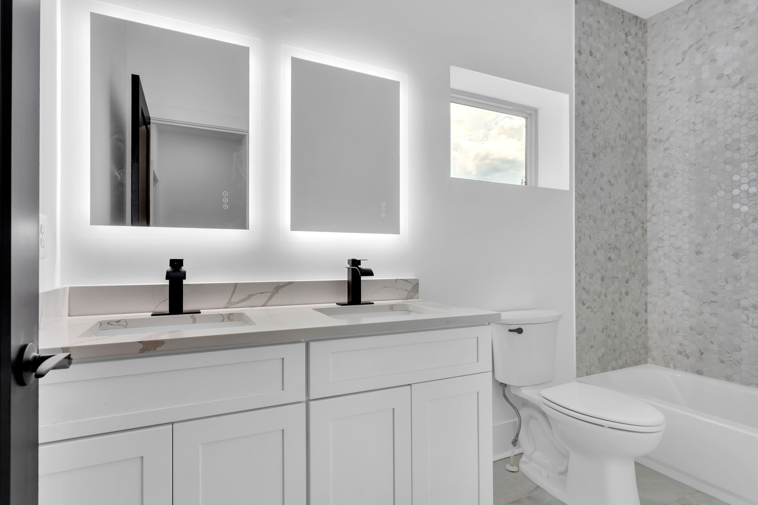 Bathroom - contemporary bathroom idea in Atlanta
