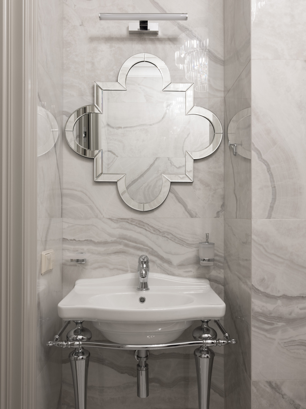 Трехкомнатная квартира в ЖК Крестовский de luxe - 129м²