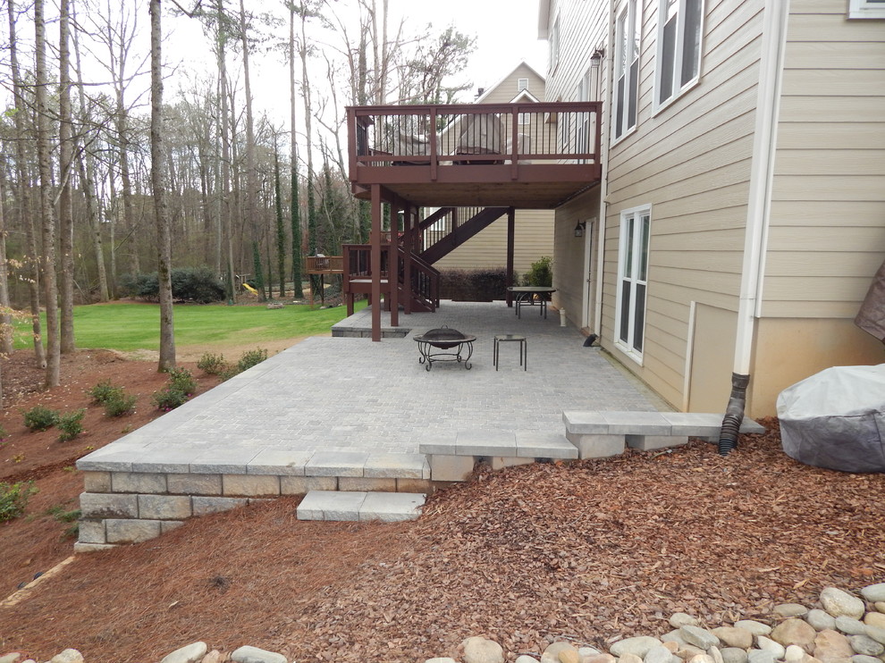 Block wall and tumbled paver patio