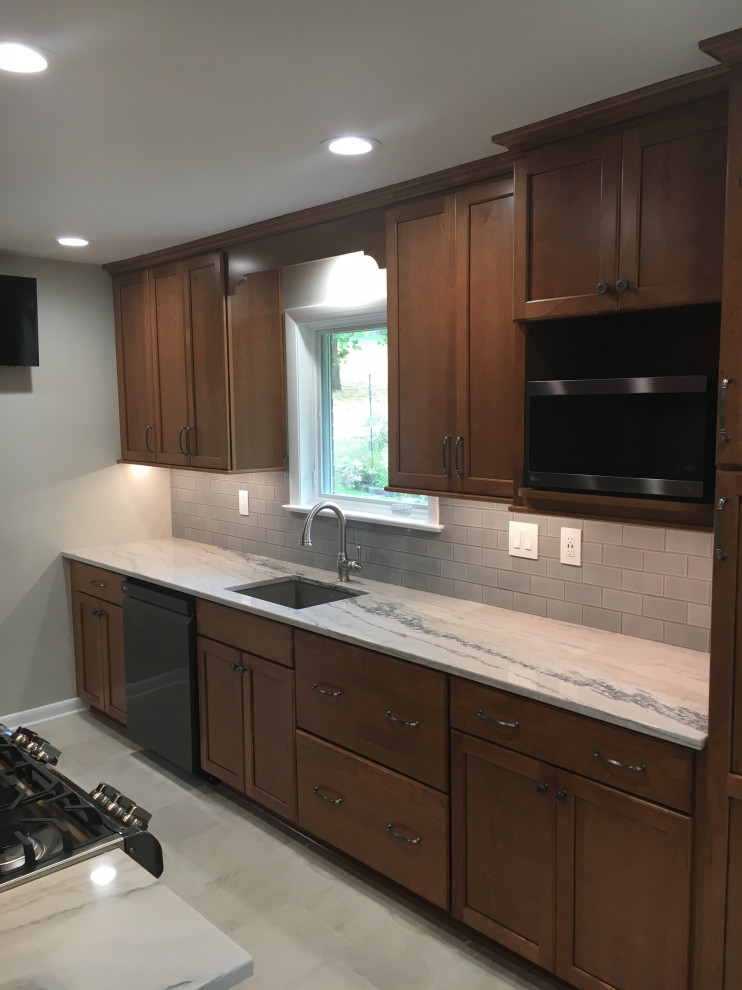Warm Wood kitchen with Cherry cabinets